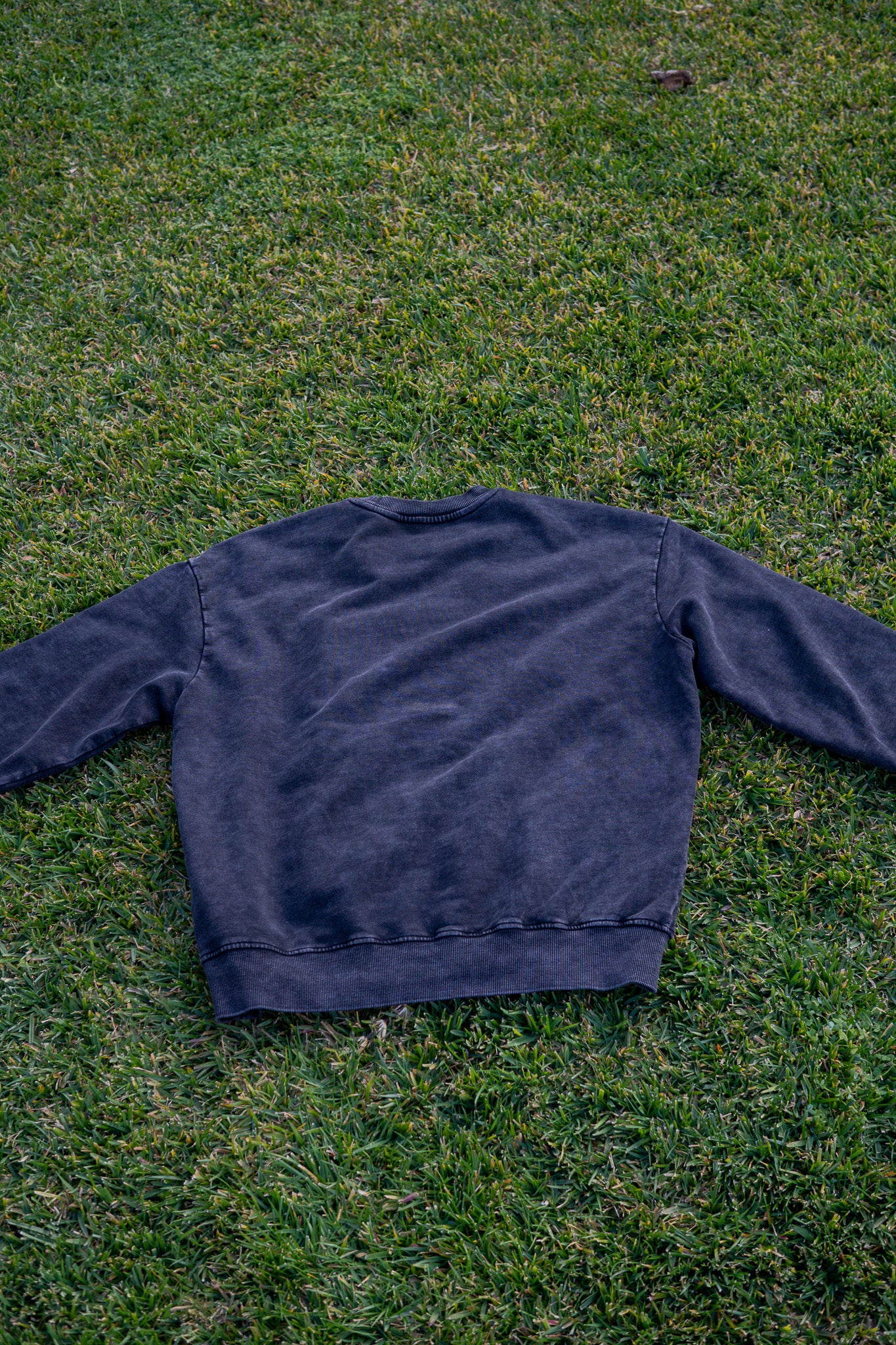 (pre-order) Wave Genesis 1:1 crewneck - black